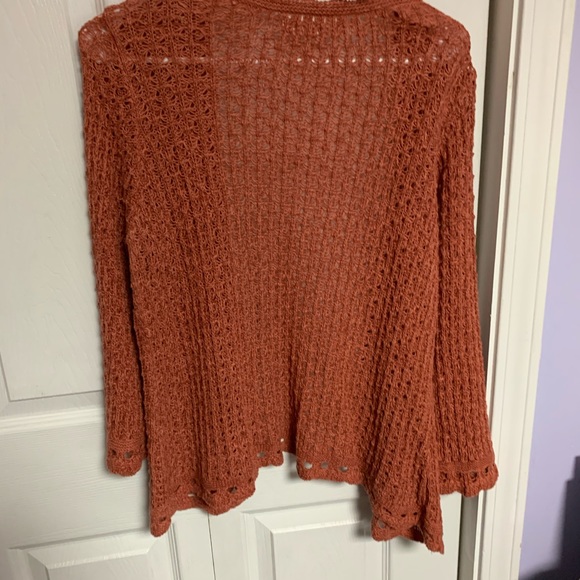 Beautiful rust/coral scalloped cardigan - Picture 4 of 4